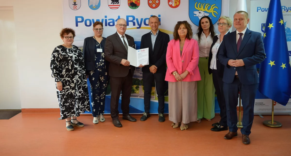 Ogromna inwestycja w przyszłość! Powiat Rycki modernizuje szkoły z OZE