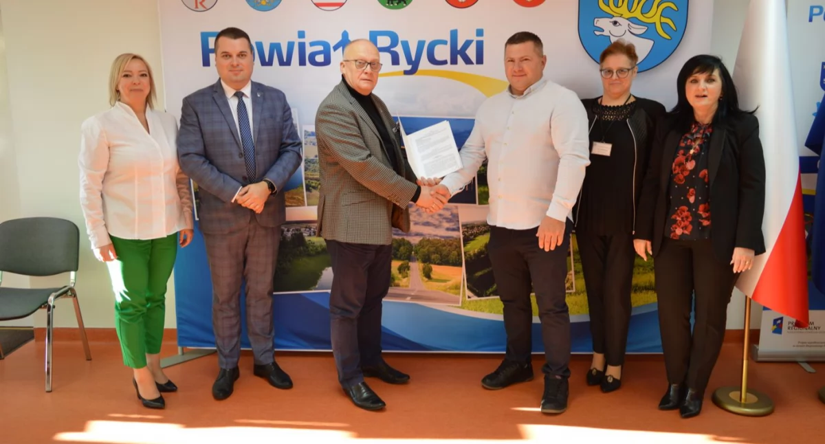 Powiat Rycki inwestuje w nowoczesne szkolenie. Powstanie wirtualna strzelnica!