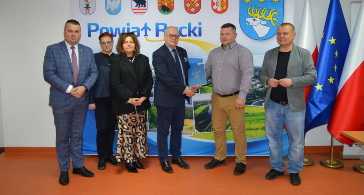 Zabytkowa Szkoła w Sobieszynie zyska nowe życie! Rozpoczęto trzeci etap inwestycji 