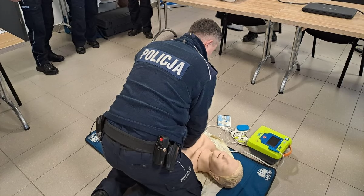 Policjanci z ryckiej komendy doskonalą sztukę ratowania życia!