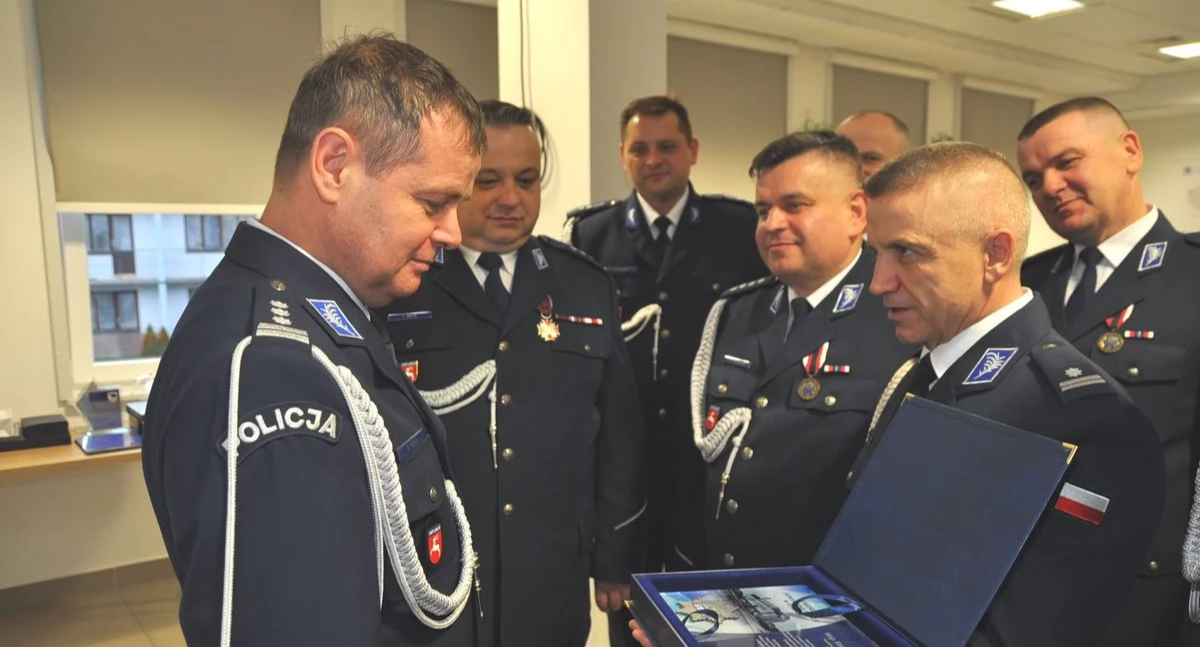 Zmiana warty w ryckiej policji! Inspektor Kazimierz Kula żegna mundur, a stery obejmuje nadkomisarz Łukasz Walo