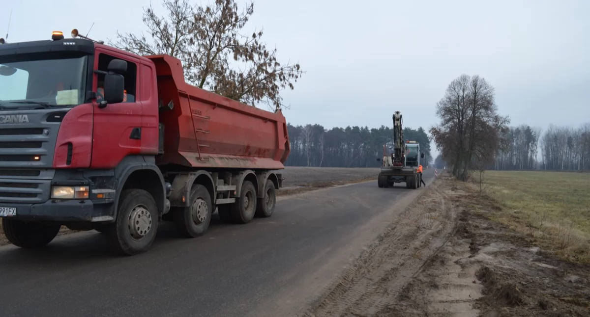 Milionowe inwestycje w Powiecie Ryckim: Droga przez Kłoczew, Jagodne i Gózd w przebudowie!
