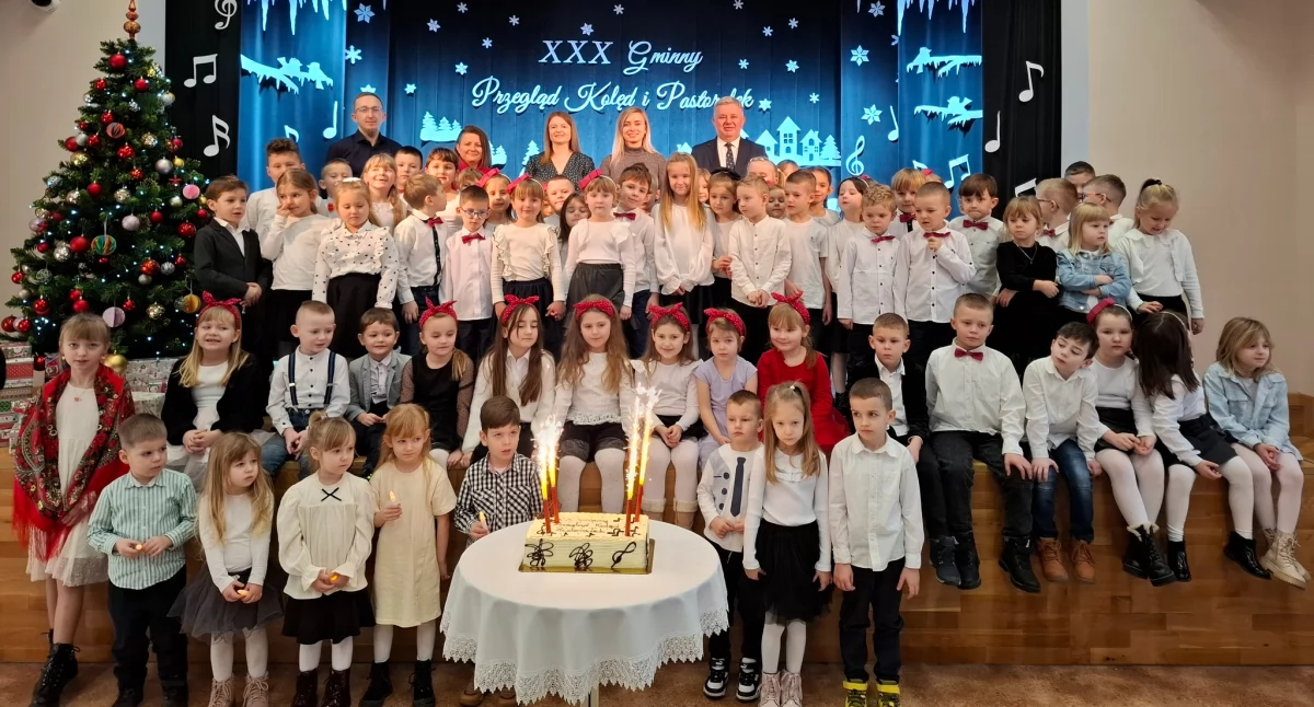 Rekordowa liczba uczestników! XXX Gminny Przegląd Kolęd i Pastorałek w Kłoczewie podbija serca mieszkańców!
