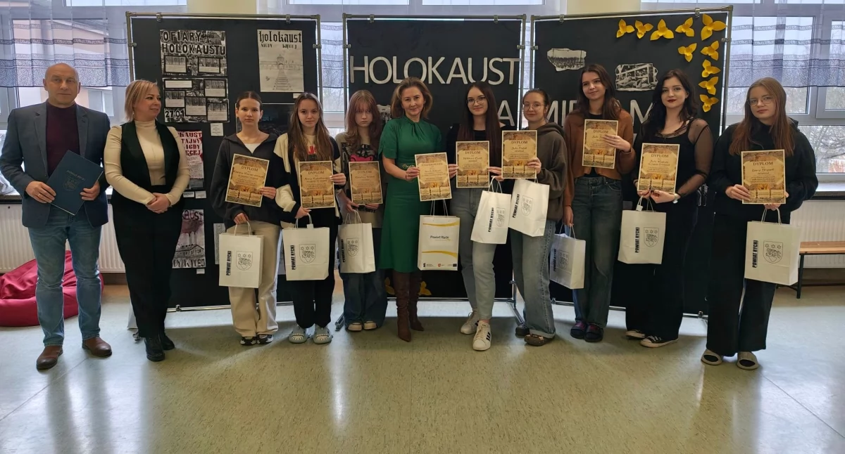 Młodzi artyści z Ryk zdobywają nagrody w konkursie plastycznym o Holokauście! Oto wyniki!
