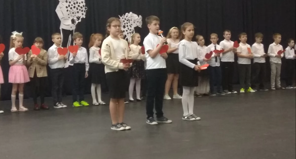 Wielkie święto w Kłoczewie! Dziadkowie wzruszeni występem wnuków