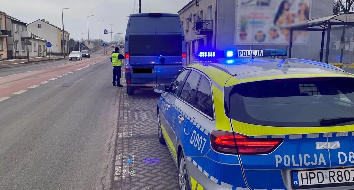 Ryccy policjanci w akcji! Wzmożone kontrole ciężarówek i autobusów – 7 pojazdów nie nadawało się do jazdy!