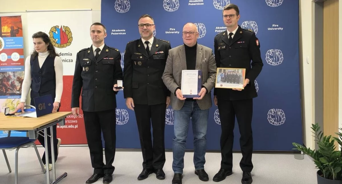 Starosta Powiatu Ryckiego z wizytą w Akademii Pożarniczej. Kurs ochrony ludności zakończony