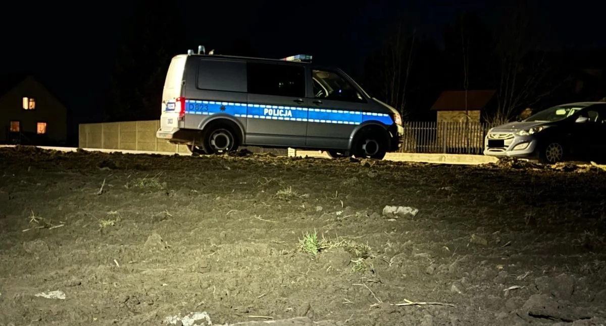 Niespodziewane odkrycie w gminie Nowodwór! Podczas prac ziemnych znaleziono pocisk artyleryjski z II Wojny Światowej