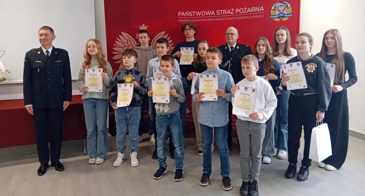 Młodzi bohaterowie ognia z Powiatu Ryckiego! Znamy zwycięzców Turnieju Wiedzy Pożarniczej 2025