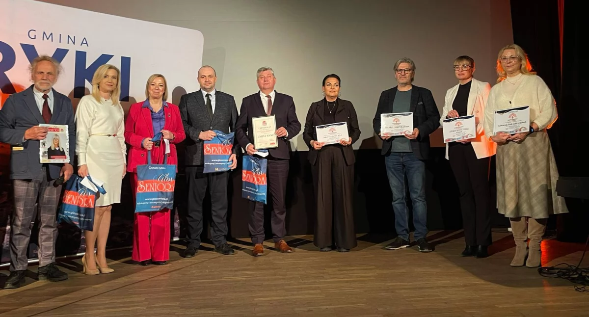 Seniorzy z Ryk świętowali! Rok pełen wsparcia, występów i wiedzy – zobacz, co działo się na podsumowaniu programu
