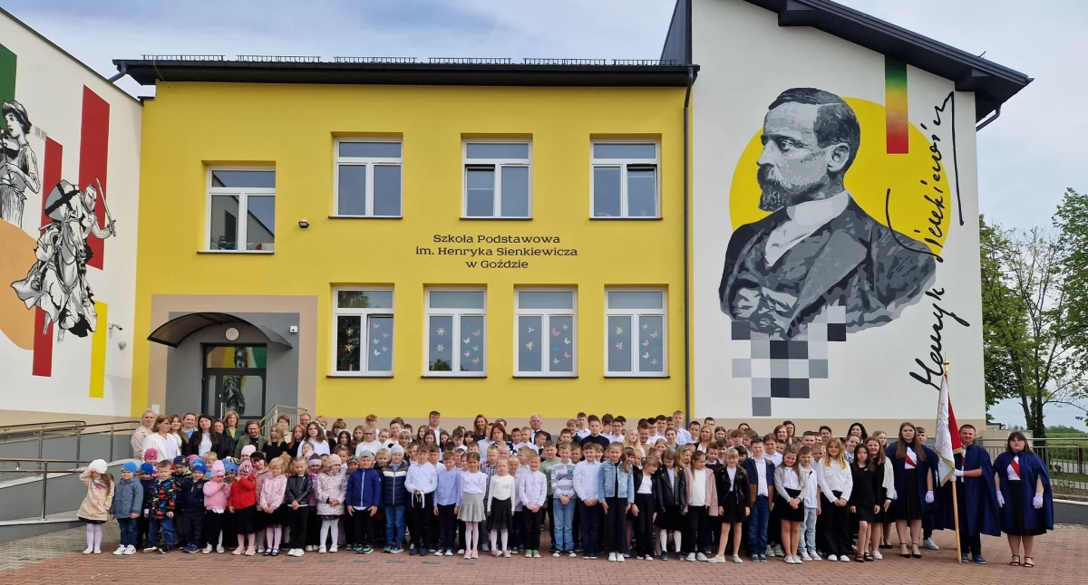 W Goździe oficjalnie odsłonięto mural Henryka Sienkiewicza – szkoła uczciła patrona wyjątkowym dziełem