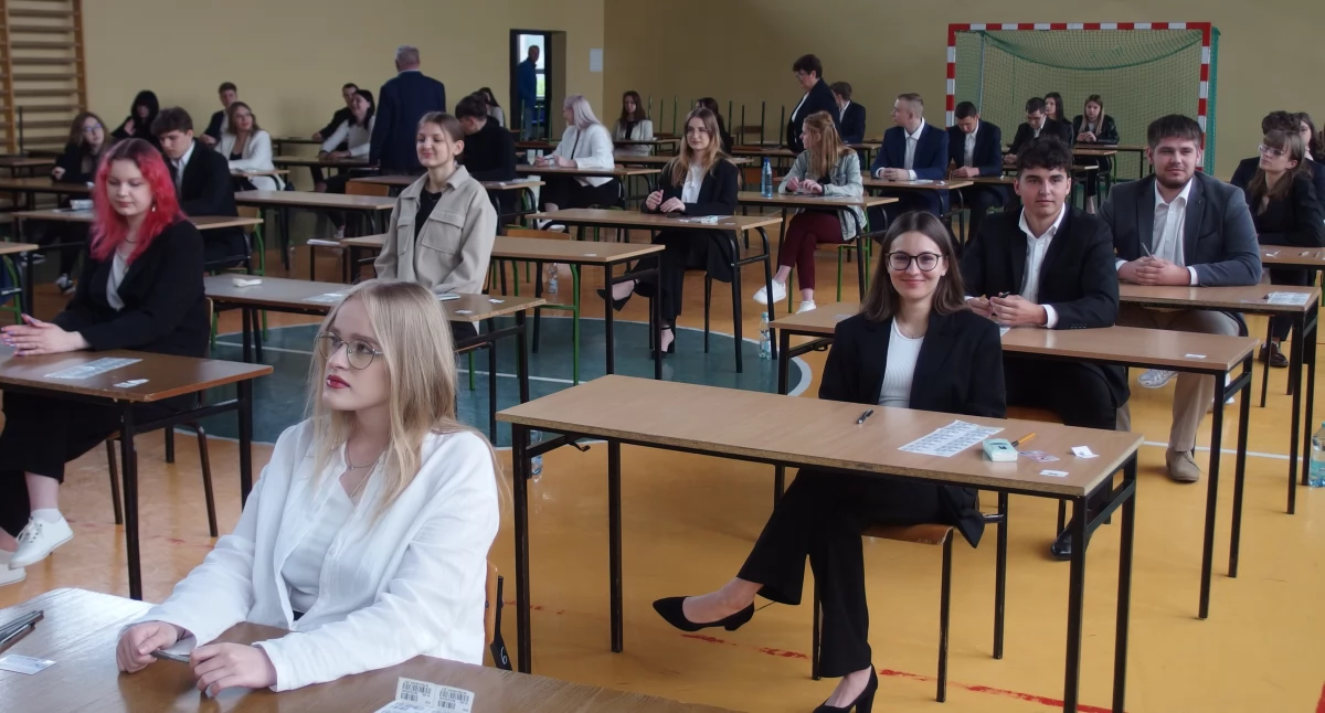 Maturzyści napisali polski i matematykę