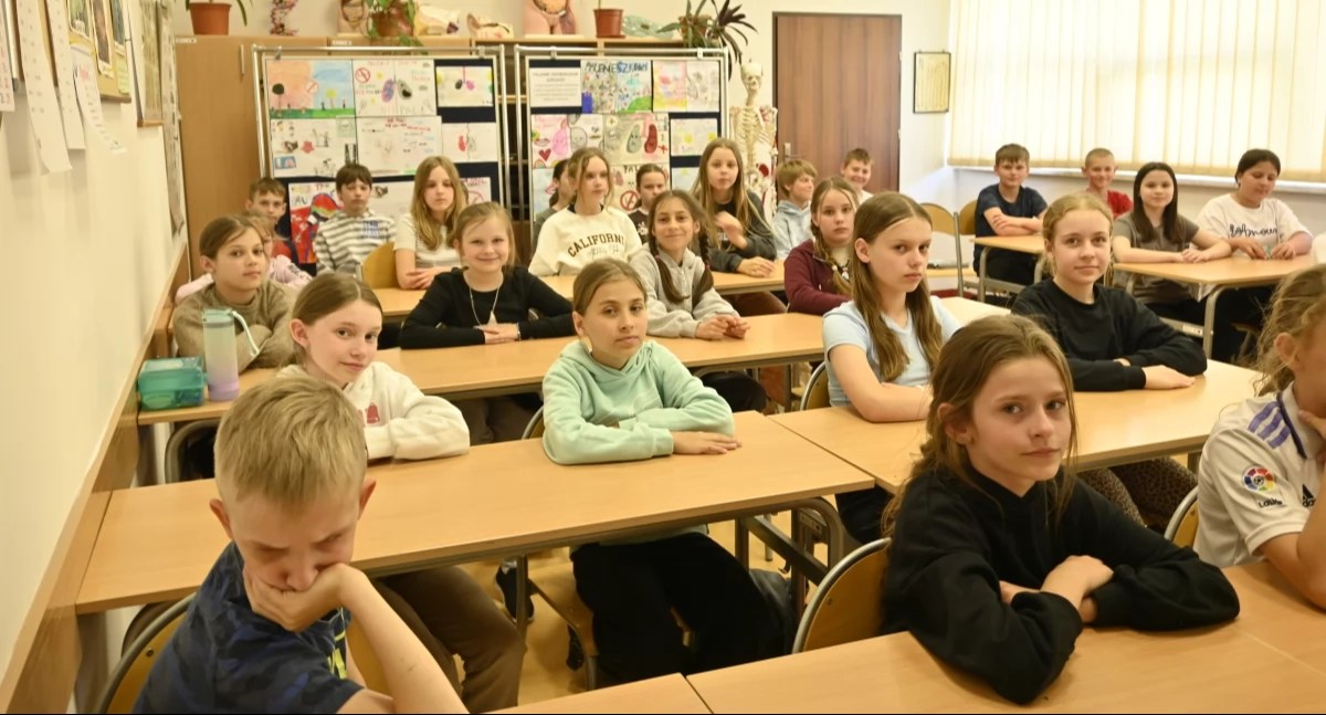 Uczniowie ze Stężycy przeciw nałogom. Projekt „Bieg po zdrowie” zakończony sukcesem