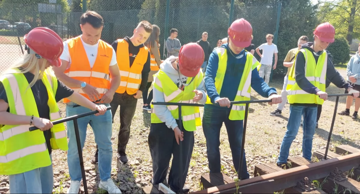 Tłumy ósmoklasistów na Dniach Otwartych w Zespole Szkół Zawodowych nr 1 w Dęblinie [ZDJĘCIA]
