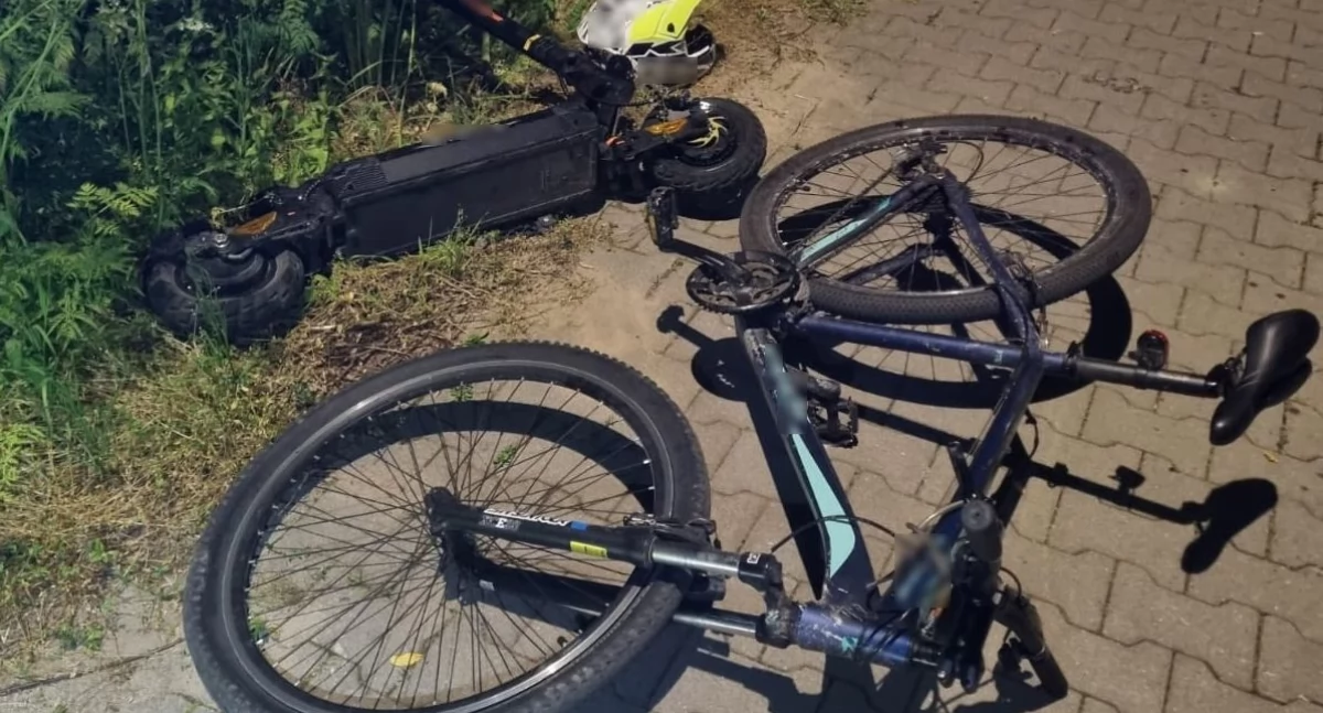 Zderzenie hulajnogi i roweru na drodze rowerowej w Rykach. Dwie osoby w szpitalu
