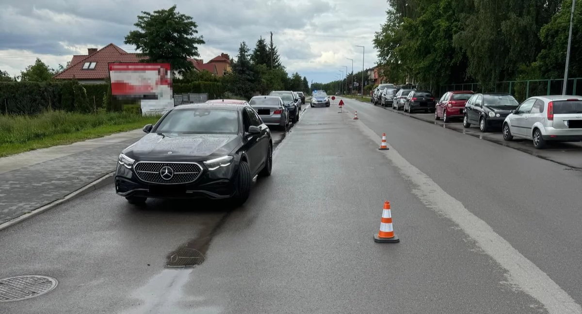 Potrącenie dziecka w Rykach. 9-latka wbiegła pod samochód przy szkole podstawowej