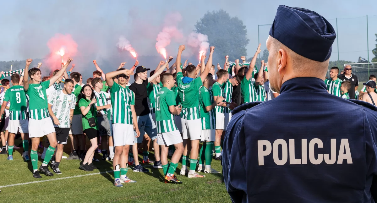 Incydent po awansie Ruchu: Policja użyła gazu wobec sympatyków klubu
