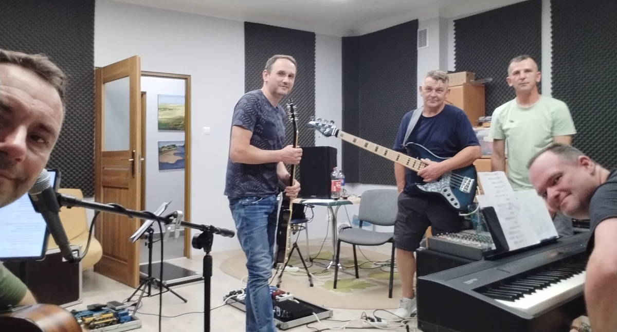 Zaproszenie na koncert: „Dęblin na Skrzydłach Piosenki”