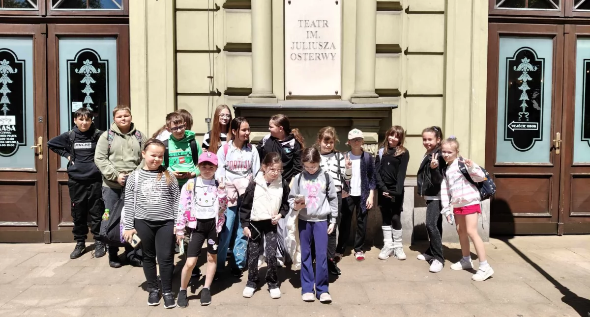 Uczniowie z Białek Dolnych odkrywają magię teatru