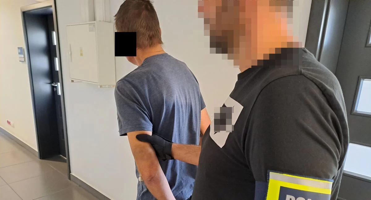 Zabrał złote monety i biżuterię wartą 10 tysięcy. Wpadł po kilku dniach