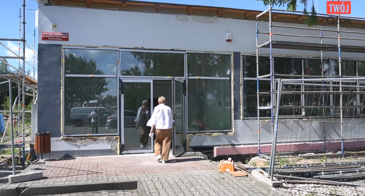 Zespół Szkół nr 2 w Dęblinie przechodzi rewolucję. Ruszyły kluczowe inwestycje (WIDEO)