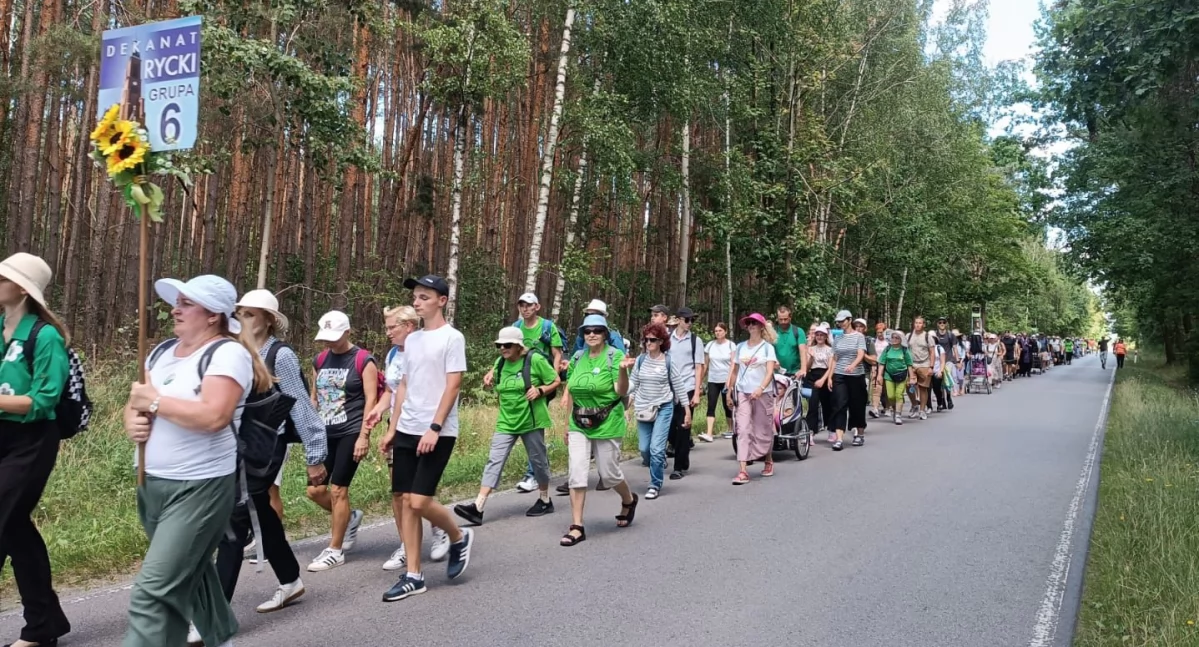 Ruszyli w drogę! Pielgrzymi z Ryk mają za sobą pierwszy dzień wędrówki na Jasną Górę