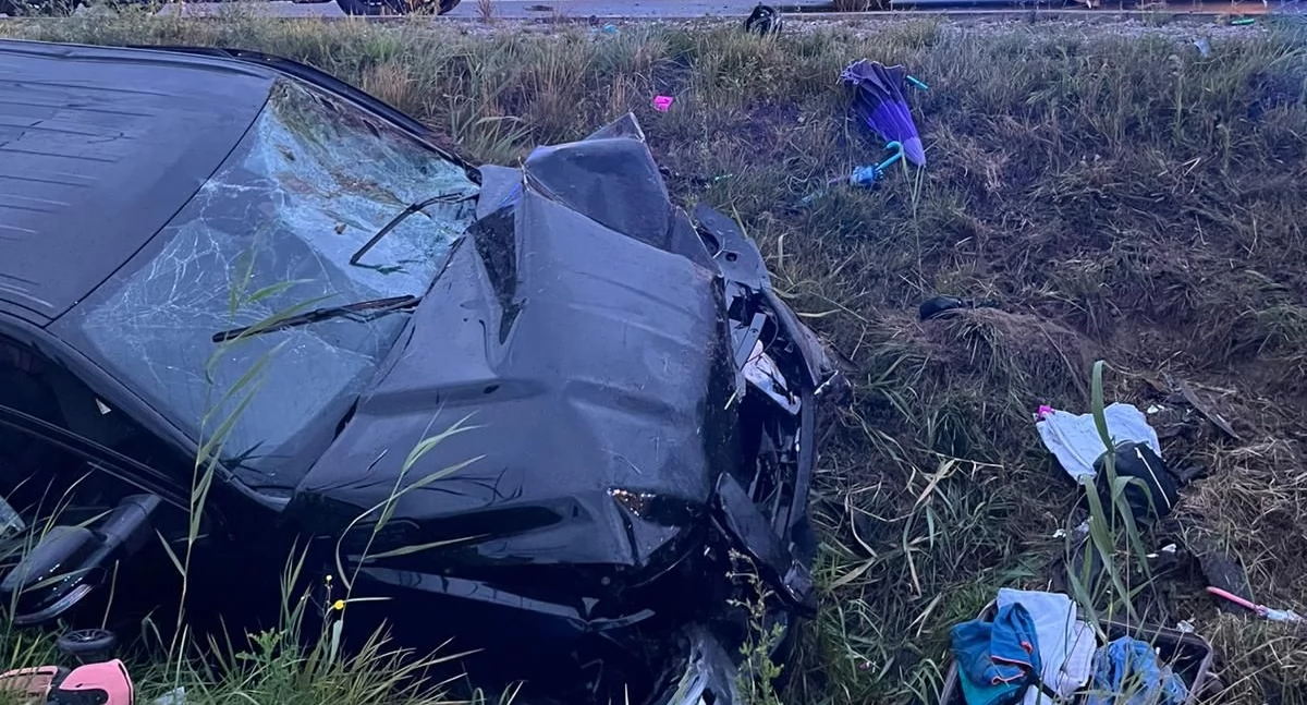 Poważny wypadek pod Rykami. Samochód z rodziną w rowie