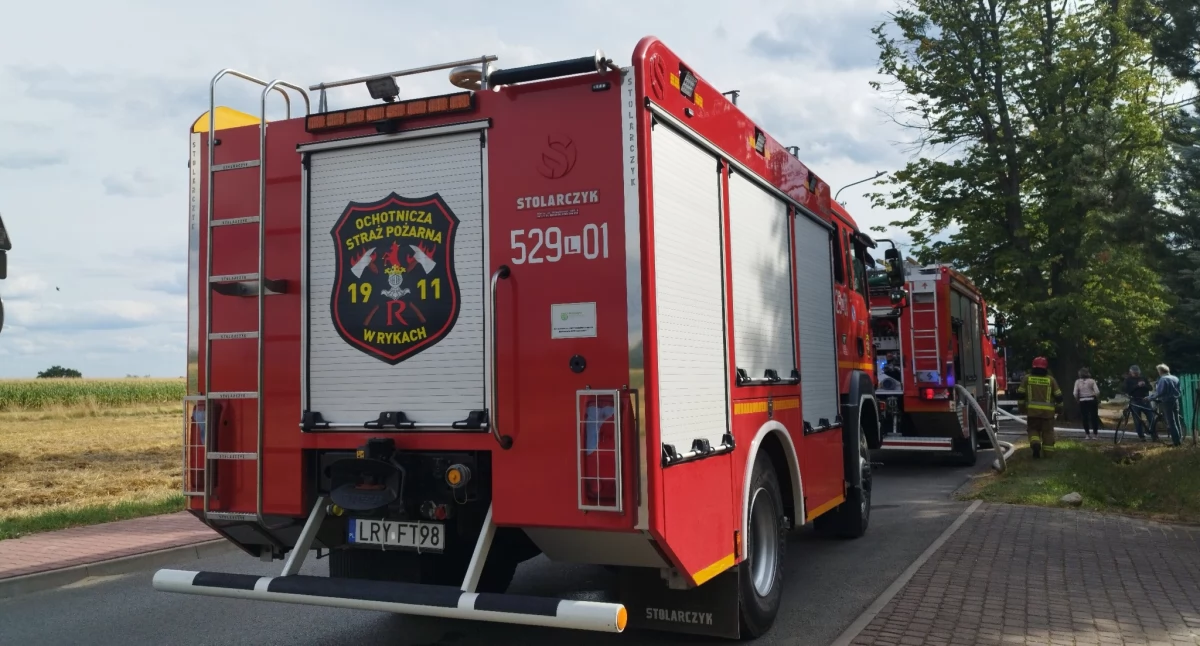 Pożar na ul. Zielonej w Rykach. Strażacy interweniowali na posesji