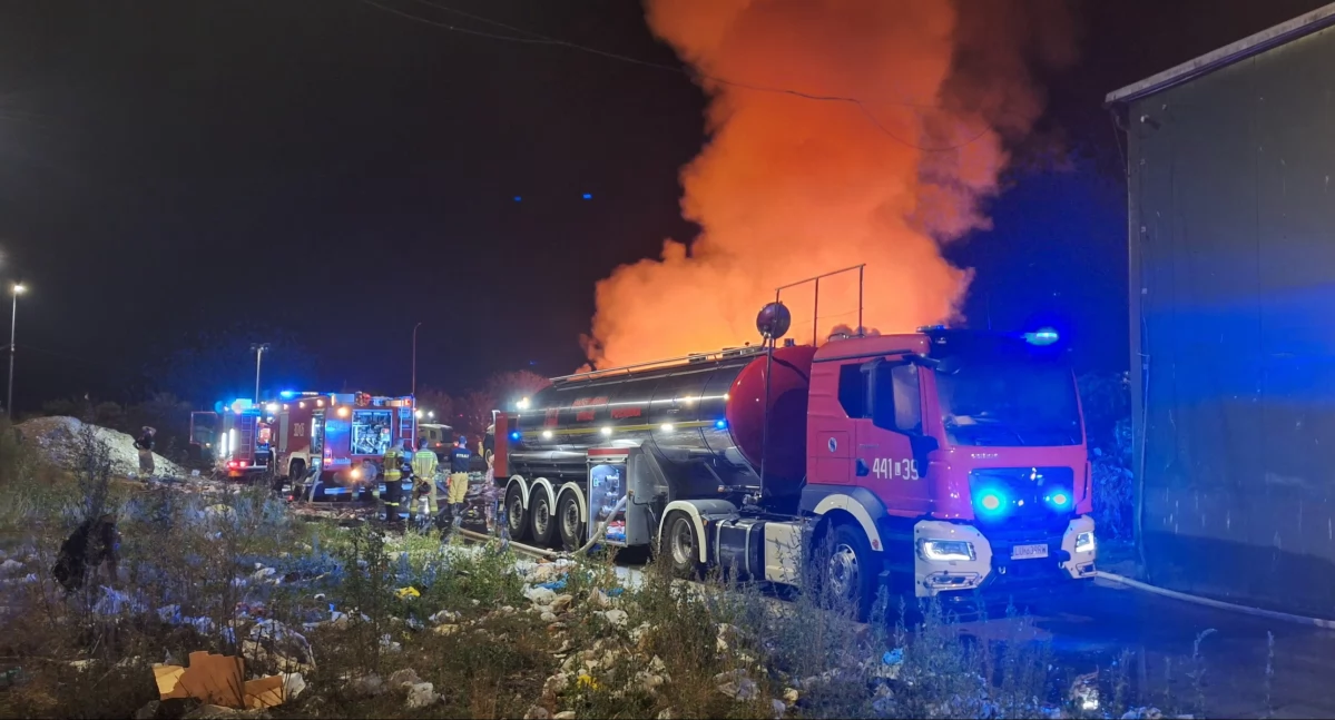 Ogromny pożar w Bełżycach. Hałda śmieci objęła 3000 m²