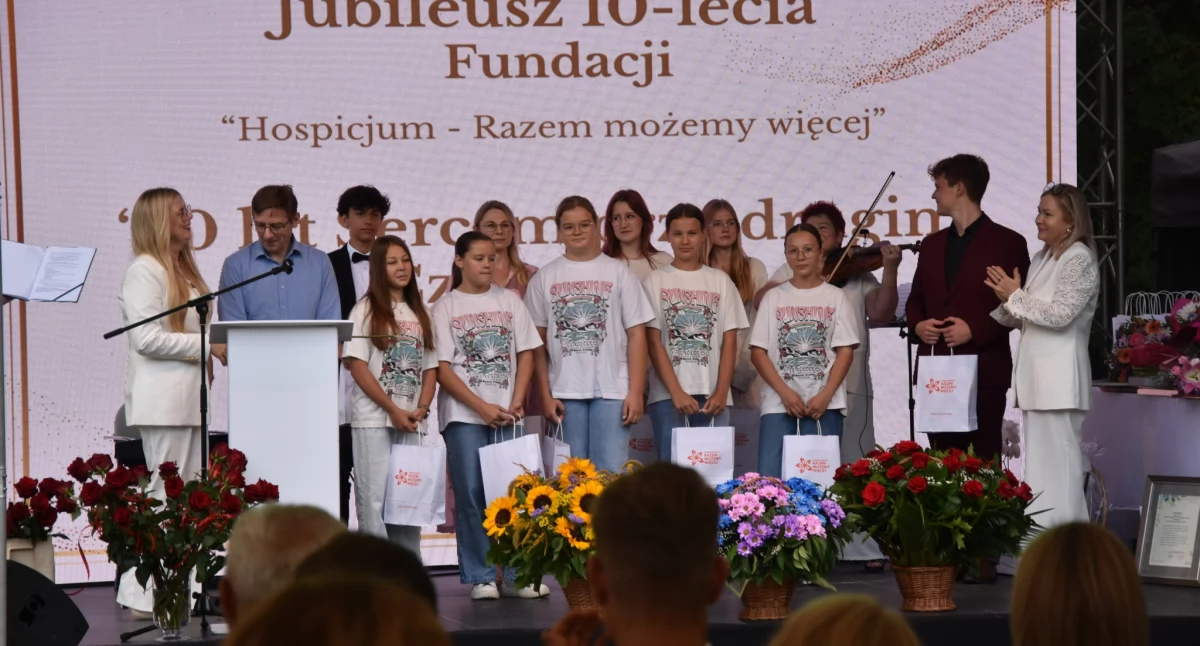 10 lat niosąc nadzieję: Jubileusz Fundacji 