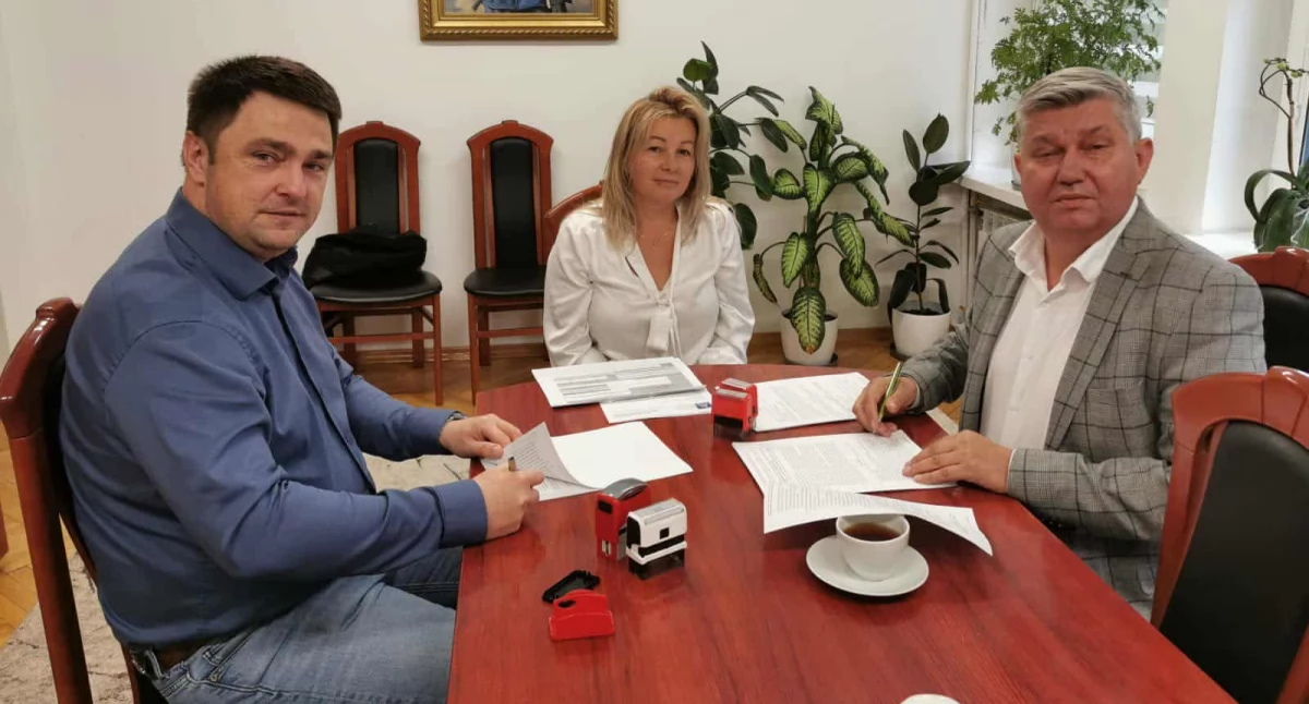 Rusza przebudowa drogi gminnej w Lasocinie i Rososzy. Umowa podpisana