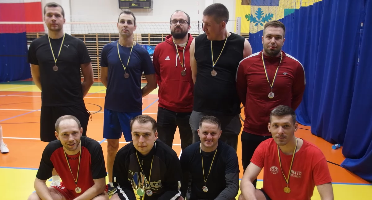 Sklejka trzecia, DD Team bez medalu