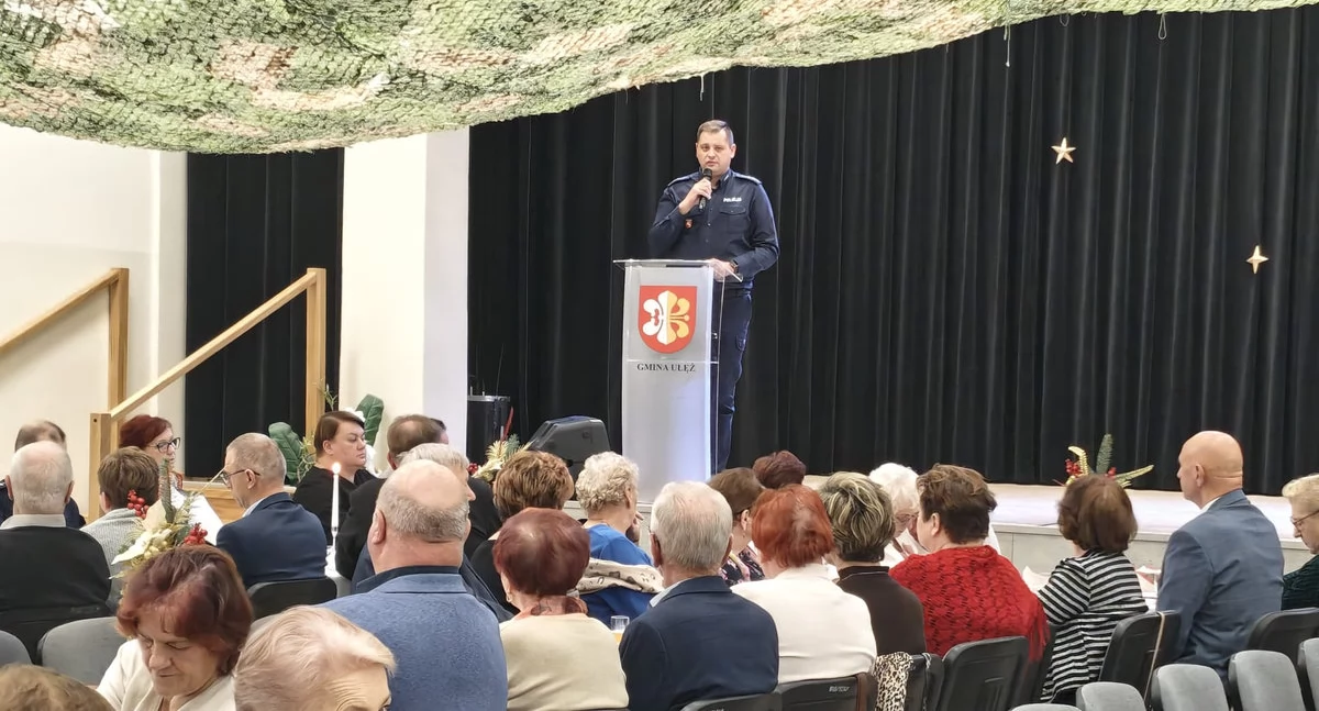 Chwila dla bezpieczeństwa. Policjanci z Ryk spotkali się z seniorami w Ułężu