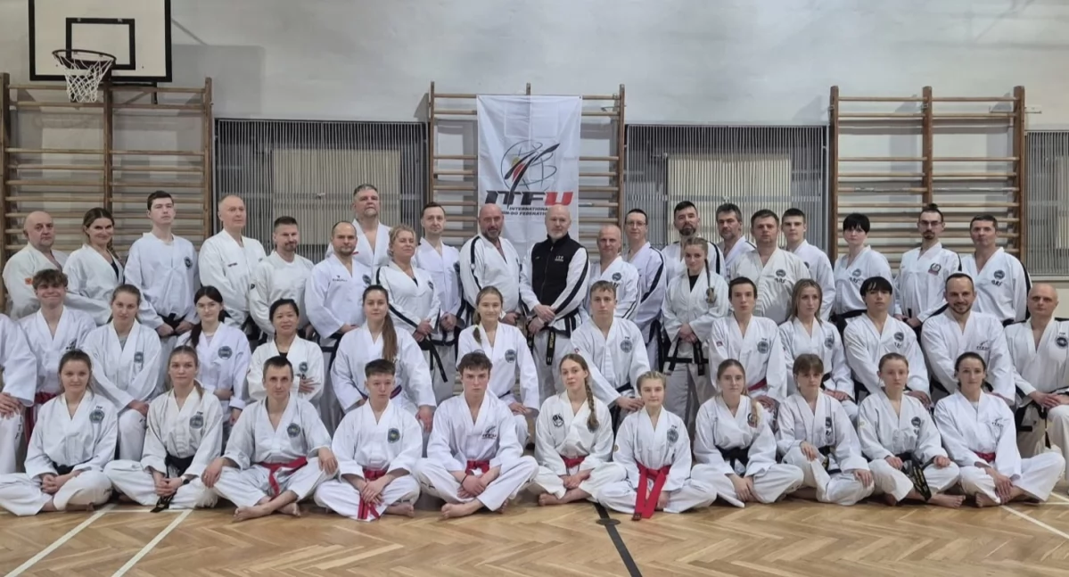 Taekwon-do na międzynarodowym poziomie: Dęblińscy mistrzowie na kursie u Prezydenta ITF Union