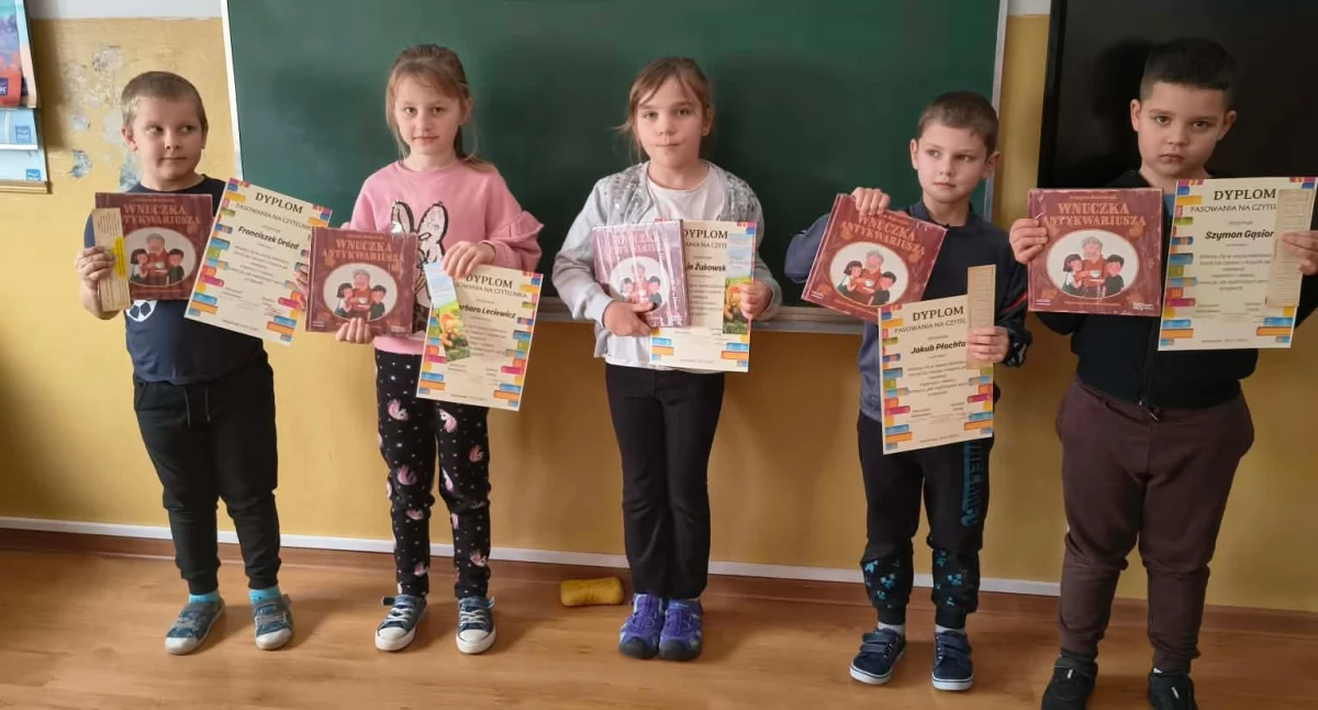 Pierwszy krok w świat książek. Pasowanie na czytelnika!