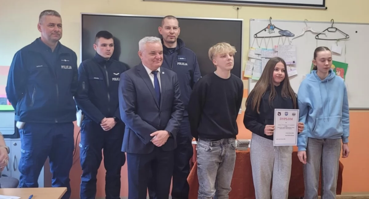 Turniej Bezpieczeństwa w Ruchu Drogowym w Dęblinie pokazał młodych ekspertów