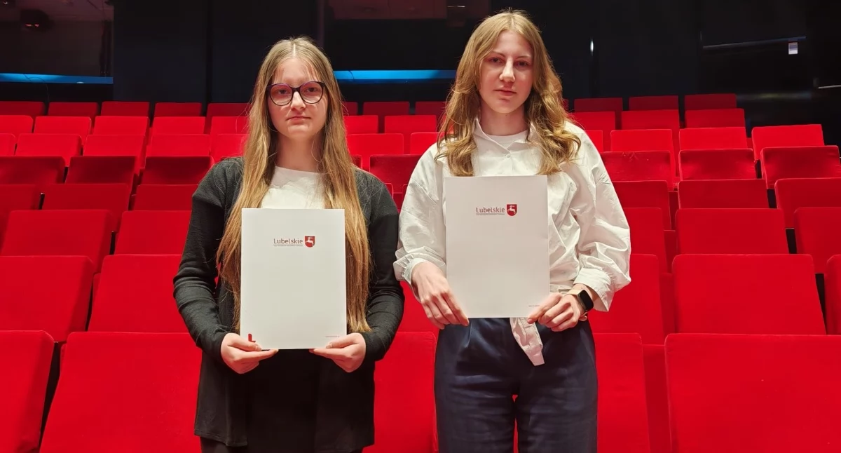 Uczennice z Dęblina nagrodzone. Stypendia dla młodych talentów z Technikum nr 2