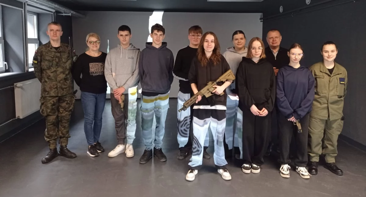 Robotyka dla najmłodszych i lekcja strzelania w Sobieszynie