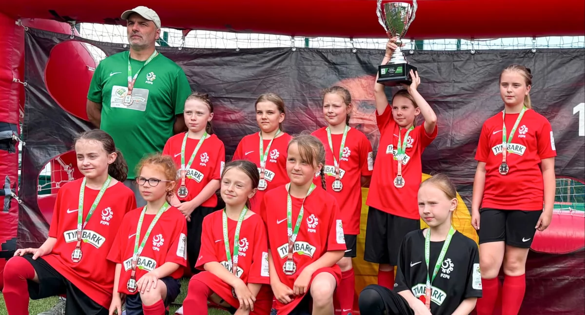 Trzecie miejsce w Polsce! Dziesięciolatki z Grabowa Szlacheckiego błyszczą w finale Pucharu Tymbarku