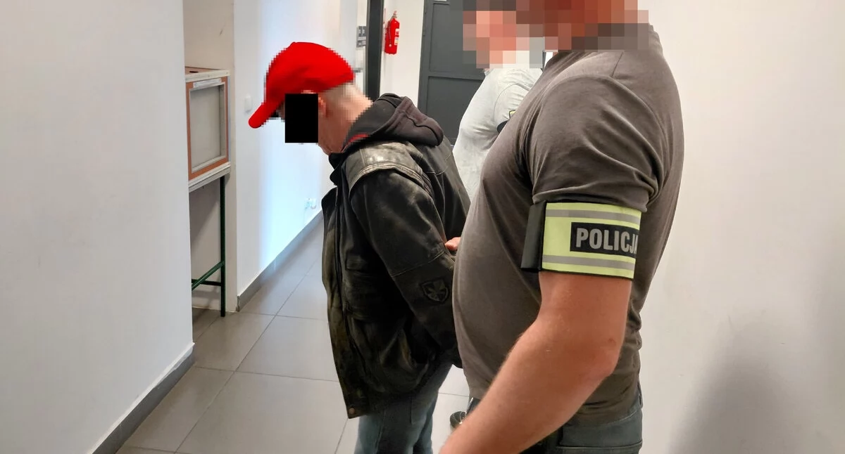 Uciekał za granicę przez lata. Kryminalni z Ryk schwytali go na lotnisku w Radomiu