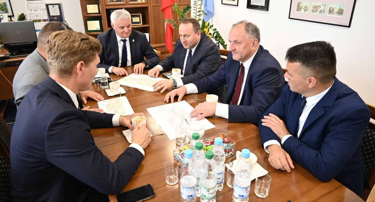 Dęblin planuje ochronę przed powodzią i nowe tereny inwestycyjne. Strategiczna rozbudowa wałów na Wieprzu