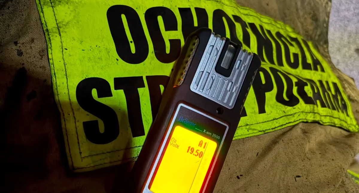 Alarm czujnika czadu w przychodni w Stężycy. Strażacy sprawdzali pomieszczenia