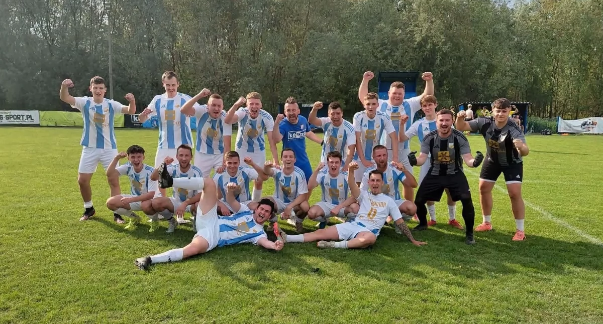 KS Amator Leopoldów-Rososz strzelił 102 bramki w sezonie i wywalczył awans!
