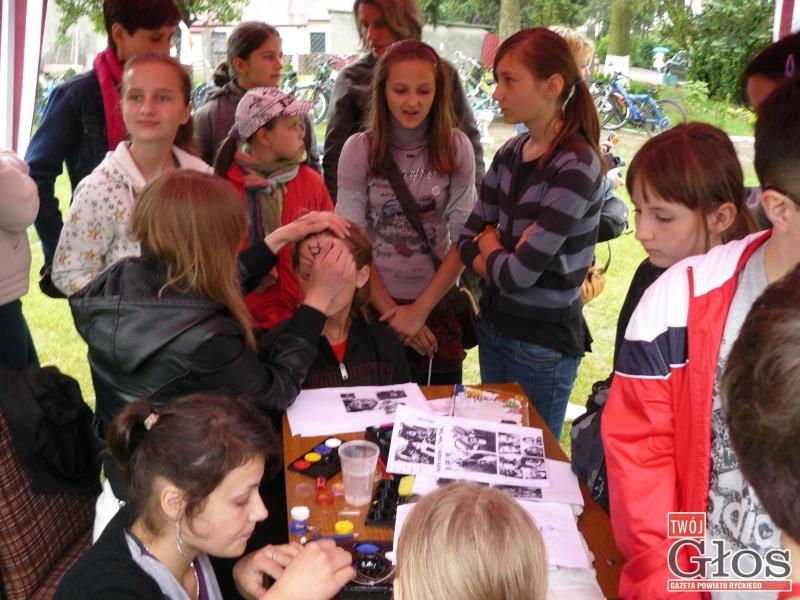 W świętowaniu nie przeszkodził nawet deszcz