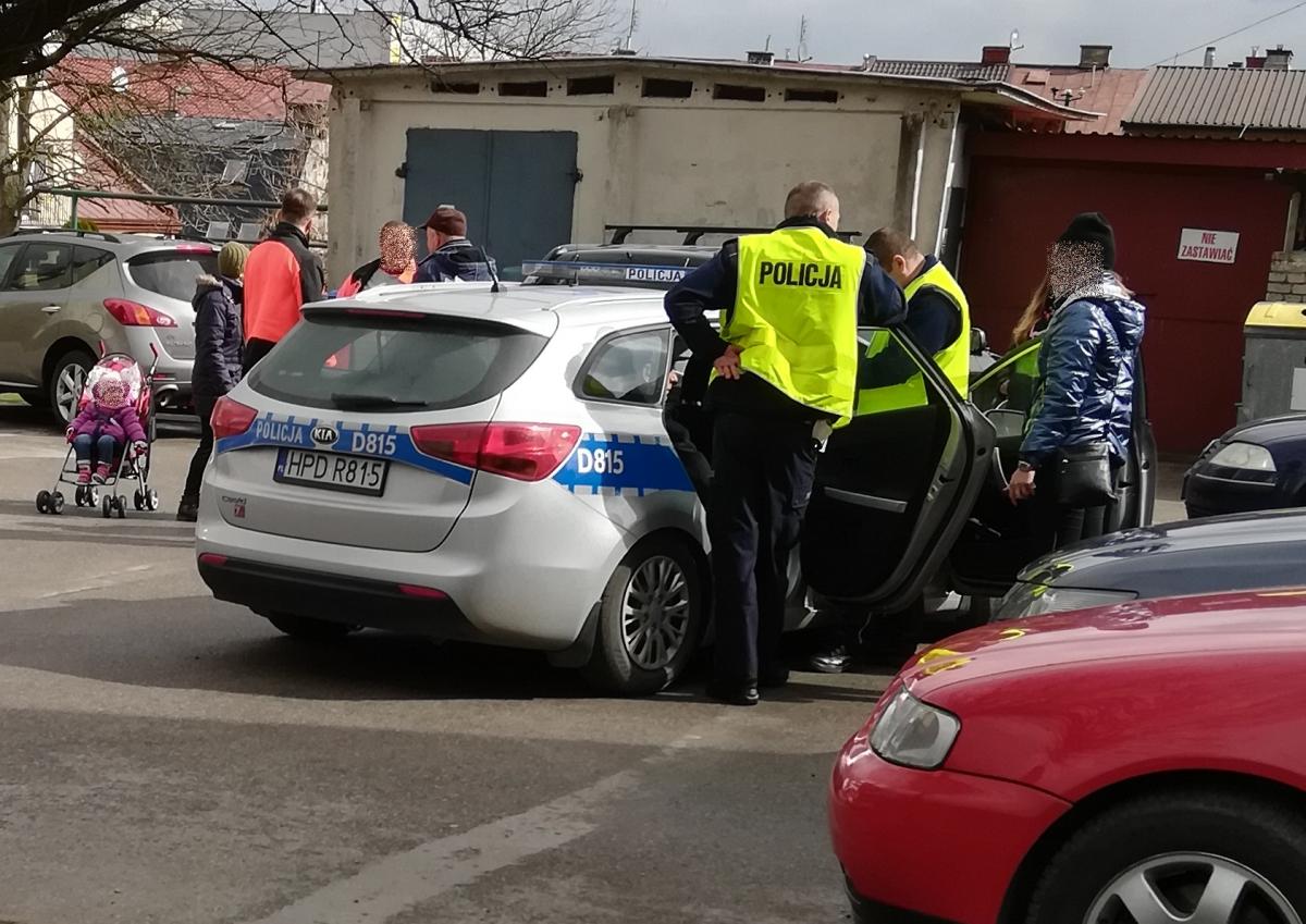 Zaatakował kobietę z dzieckiem
