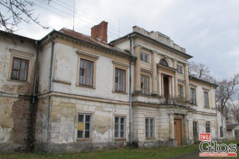 Powiat chce odzyskać pałac w Sobieszynie