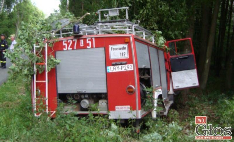 Druhowie na drzewie. Nieudany powrót do remizy