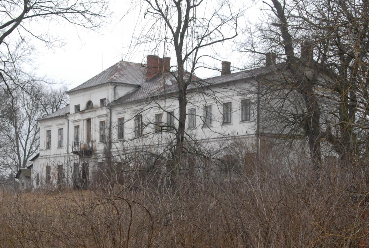 Nie ma chętnych na pałac w Sobieszynie