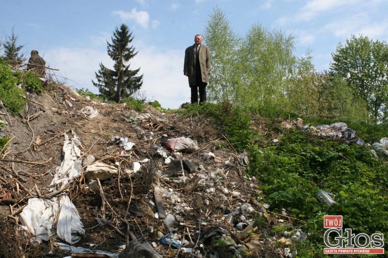 Mieszkańcy Stężycy zaśmiecają swoją okolicę