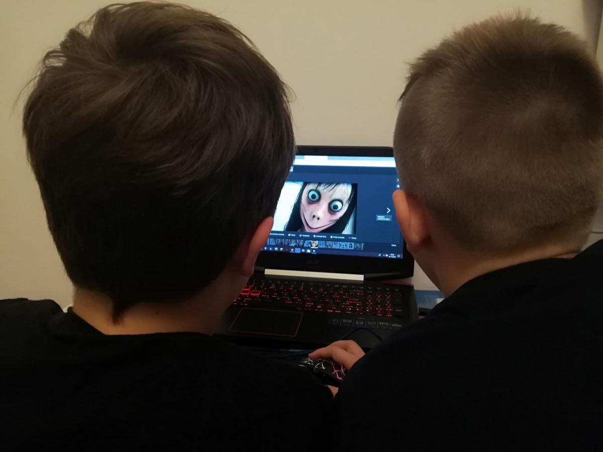 Laleczka Momo zachęca do samobójstw